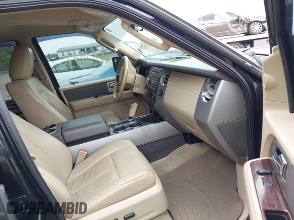 2013 Ford Expedition XLT с VIN 1FMJU1J54DEF31876, выставлен на аукционе IAAI как лот 42512937 с пробегом 240 046 миль миль и . История ставок и продаж доступна на DreamBid. Изображение 5.