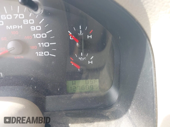 2004 Ford F-150 STX z VIN 1FTRX14W84NC21782, wystawiony jako IAAI lot #42701566 z przebiegiem 127 689 mil mil oraz . Historia ofert i sprzedaży dostępna na DreamBid. Obrazek 7.