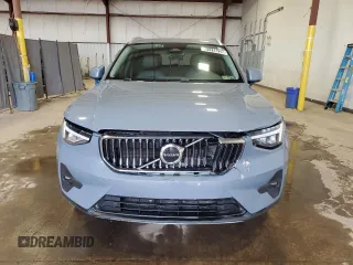 2023 Volvo XC40 Plus Bright Theme с VIN YV4L12UN4P2963605, выставлен на аукционе Copart как лот 51118725 с пробегом 4 406 миль миль и Чистый • Clean title. История ставок и продаж доступна на DreamBid. Изображение 5.