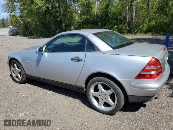1998 Mercedes-Benz SLK-Class with VIN WDBKK47F1WF017477, listed as a Copart auction lot 70142844 with 136,385 mi miles and Clean Title. Bid and sale history available at carsss.com. Image 2.