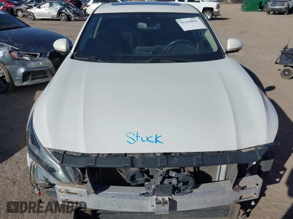 2019 Nissan Altima 2.5 Platinum with VIN 1N4BL4FV3KC114351, listed as a IAAI auction lot 41414004 with 93,291 mi miles. Bid and sale history available at carsss.com. Image 10.