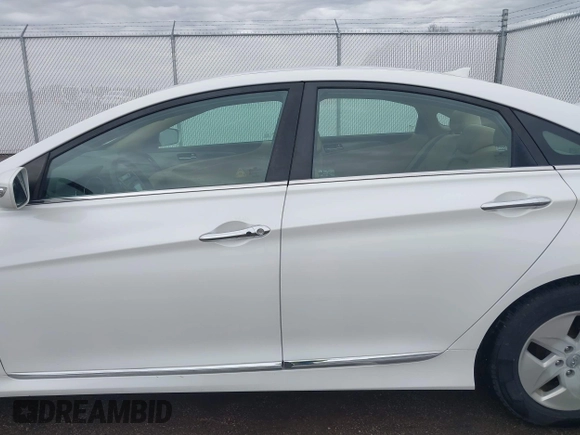2012 Hyundai Sonata Hybrid with VIN KMHEC4A44CA038170, listed as a IAAI auction lot 41945015 with 90,404 mi miles and . Bid and sale history available at DreamBid. Image 15.
