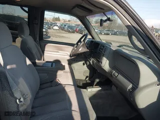 1998 Chevrolet Tahoe with VIN 1GNEK13R4WJ371916, listed as a IAAI auction lot 41689311 with 120,749 mi miles. Bid and sale history available at carsss.com. Image 5.