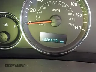 2007 Jeep Commander Sport с VIN 1J8HH48PX7C673318, выставлен на аукционе IAAI как лот 41585570 с пробегом 188 977 миль миль и . История ставок и продаж доступна на DreamBid. Изображение 7.