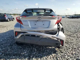 2018 Toyota C-HR XLE z VIN JTNKHMBX5J1000814, wystawiony jako Copart lot #57891045 z przebiegiem 80 466 mil mil oraz Szkody całkowita. Historia ofert i sprzedaży dostępna na DreamBid. Obrazek 6.
