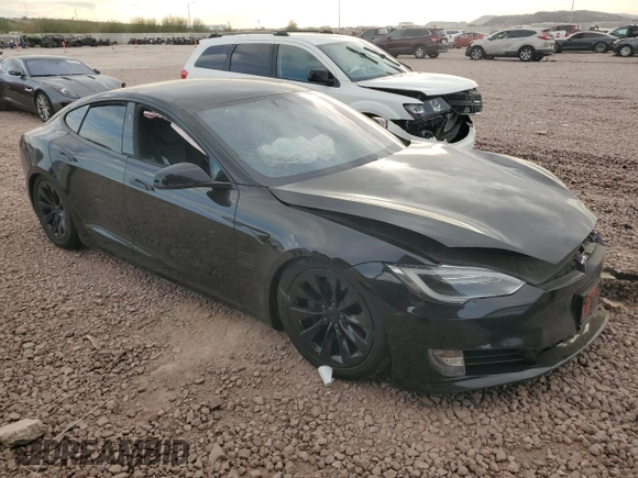 2017 Tesla Model S 60 z VIN 5YJSA1E15HF218686, wystawiony jako Copart lot #44689465 z przebiegiem 101 964 mil mil oraz Szkoda całkowita • Salvage title. Historia ofert i sprzedaży dostępna na DreamBid. Obrazek 4.