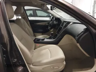 2015 Infiniti Q50 Premium z VIN JN1BV7ARXFM418280, wystawiony jako IAAI lot #42080879 z przebiegiem 126 411 mil mil oraz . Historia ofert i sprzedaży dostępna na DreamBid. Obrazek 5.