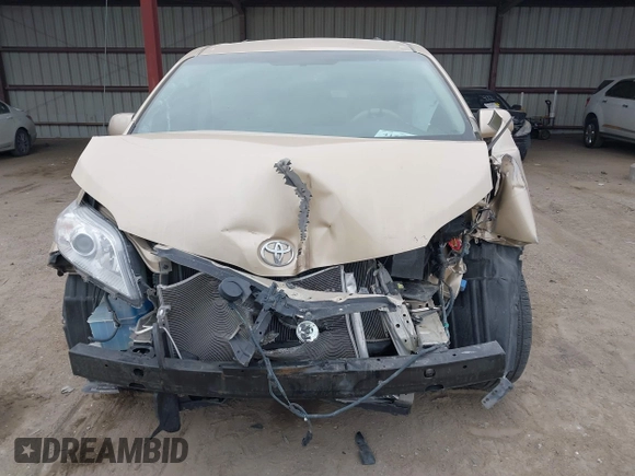 2011 Toyota Sienna LE AAS with VIN 5TDKK3DC4BS168541, listed as a IAAI auction lot 41564580 with Not Provided miles. Bid and sale history available at carsss.com. Image 12.