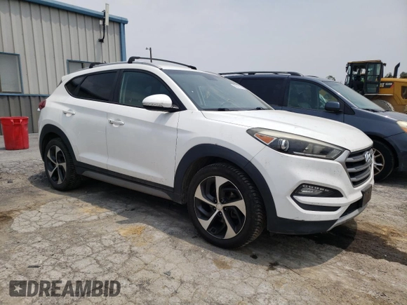 2017 Hyundai Tucson Value z VIN KM8J3CA20HU313644, wystawiony jako Copart lot #60212675 z przebiegiem 123 645 mil mil oraz Czysty tytuł • Clean title. Historia ofert i sprzedaży dostępna na DreamBid. Obrazek 4.
