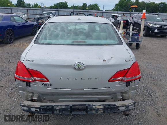 2010 Toyota Avalon XL with VIN 4T1BK3DB6AU369581, listed as a IAAI auction lot 42159063 with 137,996 mi miles and . Bid and sale history available at carsss.com. Image 20.