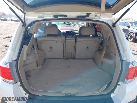 2012 Toyota Highlander Limited with VIN 5TDYK3EH2CS050221, listed as a IAAI auction lot 41663898 with 205,714 mi miles. Bid and sale history available at carsss.com. Image 8.
