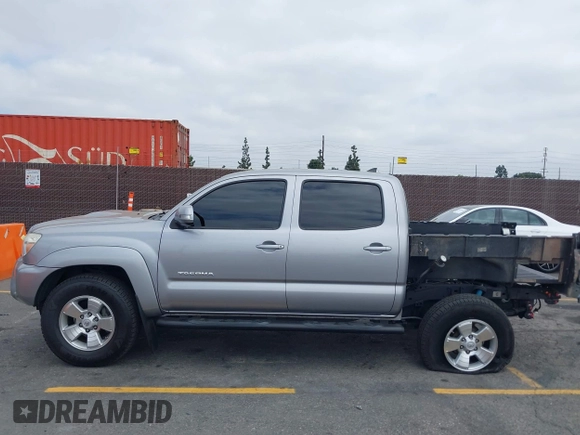 2014 Toyota Tacoma PreRunner z VIN 3TMJU4GNXEM164121, wystawiony jako IAAI lot #42568581 z przebiegiem 201 316 mil mil oraz . Historia ofert i sprzedaży dostępna na DreamBid. Obrazek 14.