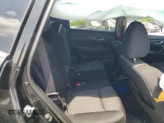 2017 Nissan Rogue SV z VIN KNMAT2MT6HP501456, wystawiony jako Copart lot #55625395 z przebiegiem Nie podano mil oraz Szkoda całkowita • Salvage title. Historia ofert i sprzedaży dostępna na DreamBid. Obrazek 11.
