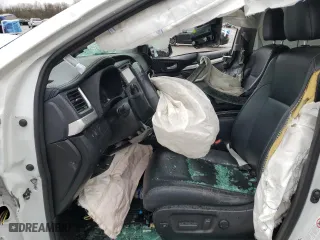 2018 Toyota Highlander SE with VIN 5TDJZRFH3JS523118, listed as a Copart auction lot 52860105 with 0 mi miles and Salvage Title. Bid and sale history available at carsss.com. Image 7.