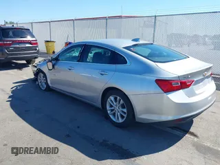 2018 Chevrolet Malibu LT z VIN 1G1ZD5ST8JF149540, wystawiony jako IAAI lot #37718022 z przebiegiem 136 871 mil mil oraz . Historia ofert i sprzedaży dostępna na DreamBid. Obrazek 3.