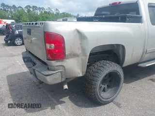 2008 Chevrolet Silverado 1500 1LT with VIN 2GCEC19C781149327, listed as a IAAI auction lot 42126913 with 194,629 mi miles and . Bid and sale history available at DreamBid. Image 6.
