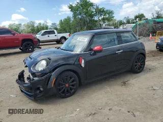 2015 MINI Hardtop S z VIN WMWXP7C50F2A36388, wystawiony jako Copart lot #54910345 z przebiegiem 69 956 mil mil oraz Szkoda całkowita • Salvage title. Historia ofert i sprzedaży dostępna na DreamBid. Obrazek 1.