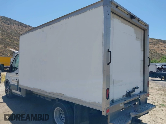 2018 Ford Transit с VIN 1FDBF8ZM3JKA71142, выставлен на аукционе IAAI как лот 42197360 с пробегом 90 124 миль миль и . История ставок и продаж доступна на DreamBid. Изображение 3.