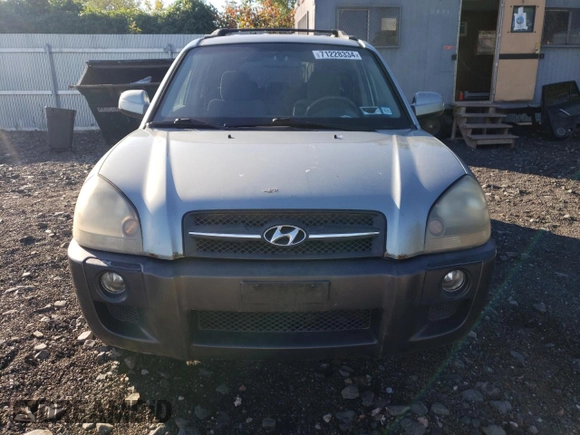 2006 Hyundai Tucson GLS with VIN KM8JN12D16U426014, listed as a Copart auction lot 71228334 with 125,817 mi miles and Clean Title. Bid and sale history available at carsss.com. Image 5.