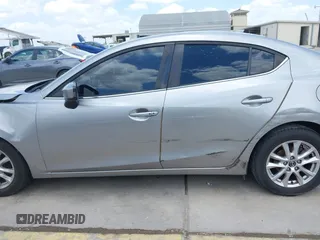 2015 Mazda 3 i Touring z VIN 3MZBM1V73FM144587, wystawiony jako IAAI lot #42422701 z przebiegiem 130 483 mil mil oraz . Historia ofert i sprzedaży dostępna na DreamBid. Obrazek 15.