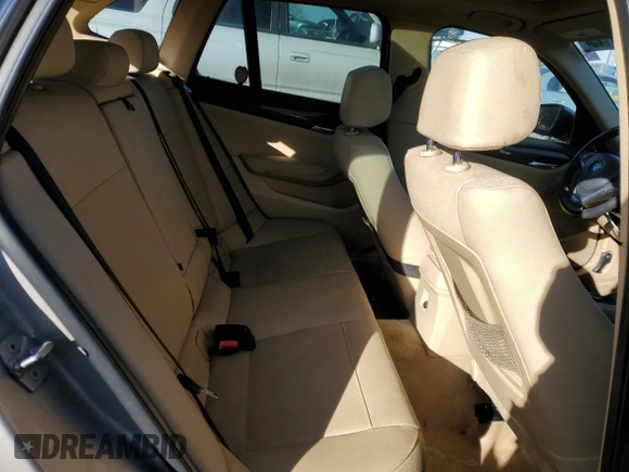 2014 BMW X1 xDrive28i with VIN WBAVL1C51EVY19441, listed as a Copart auction lot 44076115 with 107,830 mi miles and Salvage Title. Bid and sale history available at carsss.com. Image 10.