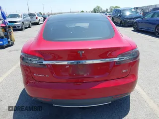 2016 Tesla Model S 90D с VIN 5YJSA1E26GF120631, выставлен на аукционе IAAI как лот 42249326 с пробегом 84 491 миль миль и . История ставок и продаж доступна на DreamBid. Изображение 17.