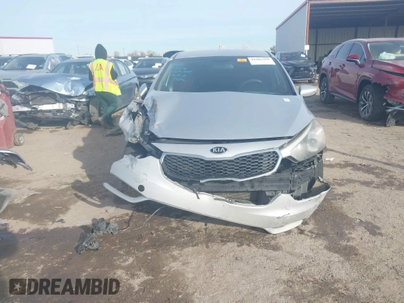2016 Kia Forte LX with VIN KNAFK4A66G5585773, listed as a IAAI auction lot 41086399 with 1 mi miles. Bid and sale history available at carsss.com. Image 6.