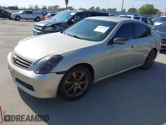 2005 Infiniti G35 Sedan with VIN JNKCV51E45M211951, listed as a IAAI auction lot 42107924 with 122,916 mi miles. Bid and sale history available at carsss.com. Image 2.