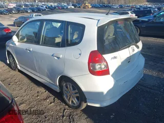 2007 Honda Fit Sport with VIN JHMGD38657S006743, listed as a IAAI auction lot 41822210 with 352,841 mi miles. Bid and sale history available at carsss.com. Image 3.