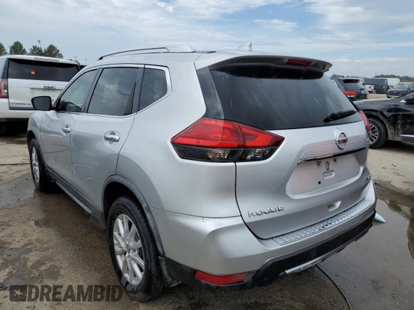 2017 Nissan Rogue SV z VIN KNMAT2MV4HP610774, wystawiony jako Copart lot #67486424 z przebiegiem 106 847 mil mil oraz Czysty tytuł • Clean title. Historia ofert i sprzedaży dostępna na DreamBid. Obrazek 2.