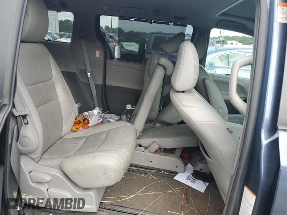 2017 Toyota Sienna XLE Auto Access Seat with VIN 5TDYZ3DCXHS825115, listed as a Copart auction lot 70457474 with Not provided miles and Salvage title. Bid and sale history available at DreamBid. Image 11.