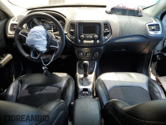 2018 Jeep Compass Latitude with VIN 3C4NJDBB6JT481739, listed as a Copart auction lot 58528565 with 97,788 mi miles and Salvage title. Bid and sale history available at DreamBid. Image 8.