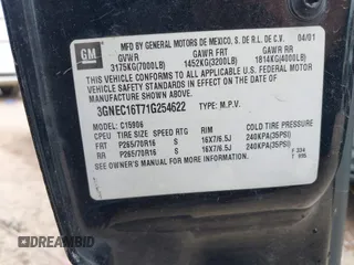 2001 Chevrolet Suburban LS z VIN 3GNEC16T71G254622, wystawiony jako IAAI lot #42115442 z przebiegiem Nie podano mil oraz . Historia ofert i sprzedaży dostępna na DreamBid. Obrazek 9.