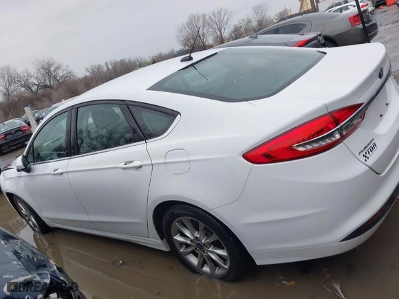 2017 Ford Fusion SE with VIN 3FA6P0H75HR359448, listed as a IAAI auction lot 41714547 with 111,254 mi miles. Bid and sale history available at carsss.com. Image 14.