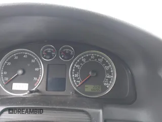 2005 Volkswagen Passat z VIN WVWCD63B55E132974, wystawiony jako IAAI lot #41755346 z przebiegiem 68 295 mil mil oraz . Historia ofert i sprzedaży dostępna na DreamBid. Obrazek 7.