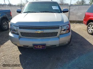 2009 Chevrolet Avalanche LT w/2LT with VIN 3GNFK22049G153834, listed as a IAAI auction lot 41770171 with 280,608 mi miles. Bid and sale history available at carsss.com. Image 12.