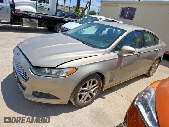 2015 Ford Fusion SE z VIN 3FA6P0H76FR282568, wystawiony jako Copart lot #62422615 z przebiegiem 142 311 mil mil oraz Czysty tytuł • Clean title. Historia ofert i sprzedaży dostępna na DreamBid. Obrazek 2.