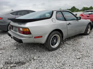 1983 Porsche 944 z VIN WP0AA0948DN453105, wystawiony jako Copart lot #58870185 z przebiegiem 96 753 mil mil oraz Czysty tytuł • Clean title. Historia ofert i sprzedaży dostępna na DreamBid. Obrazek 3.