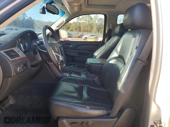 2011 Cadillac Escalade Luxury z VIN 1GYS4BEF6BR358184, wystawiony jako Copart lot #77089234 z przebiegiem 240 804 mil mil oraz Szkoda całkowita • Salvage title. Historia ofert i sprzedaży dostępna na DreamBid. Obrazek 7.