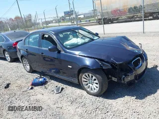 2009 BMW 3 Series 328i z VIN WBAPH73599A172216, wystawiony jako IAAI lot #41913070 z przebiegiem 155 053 mil mil oraz . Historia ofert i sprzedaży dostępna na DreamBid. Obrazek 1.