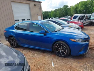 2019 Toyota Camry LE z VIN 4T1B11HK8KU161060, wystawiony jako IAAI lot #42255778 z przebiegiem 104 827 mil mil oraz . Historia ofert i sprzedaży dostępna na DreamBid. Obrazek 13.
