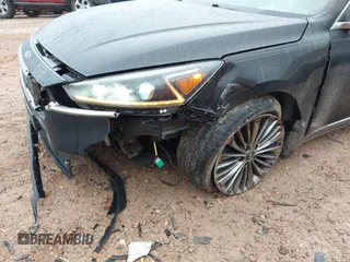 2018 Kia Cadenza Premium with VIN KNALC4J17J5099307, listed as a IAAI auction lot 41925008 with 118,474 mi miles. Bid and sale history available at carsss.com. Image 6.