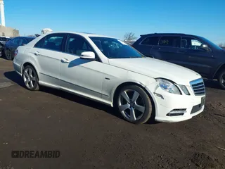 2012 Mercedes-Benz E-Class E 350 Luxury with VIN WDDHF8JB1CA618951, listed as a IAAI auction lot 41651716 with 143,221 mi miles. Bid and sale history available at carsss.com. Image 1.