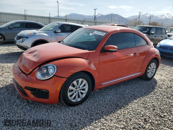 2019 Volkswagen Beetle S с VIN 3VWFD7AT9KM712147, выставлен на аукционе Copart как лот 51871395 с пробегом 39 831 миль миль и Списание • Salvage title. История ставок и продаж доступна на DreamBid. Изображение 1.