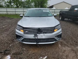 2018 Volkswagen Passat S z VIN 1VWAA7A31JC030768, wystawiony jako Copart lot #57269045 z przebiegiem 88 287 mil mil oraz Szkoda całkowita • Salvage title. Historia ofert i sprzedaży dostępna na DreamBid. Obrazek 5.