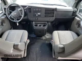 2014 GMC Savana Cargo Van with VIN 1GTW7FCA8E1912289, listed as a Copart auction lot 73040424 with 95,815 mi miles and Salvage Title. Bid and sale history available at carsss.com. Image 8.