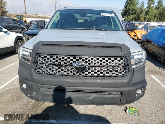 2018 Toyota Tundra SR5 z VIN 5TFHW5F12JX729043, wystawiony jako Copart lot #87330154 z przebiegiem 110 611 mil mil oraz Szkoda całkowita • Salvage title. Historia ofert i sprzedaży dostępna na DreamBid. Obrazek 5.