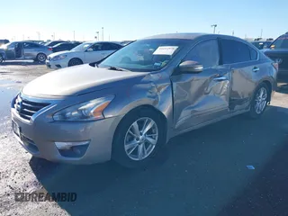2015 Nissan Altima S with VIN 1N4AL3APXFC585322, listed as a IAAI auction lot 41212978 with 109,389 mi miles and . Bid and sale history available at carsss.com. Image 2.