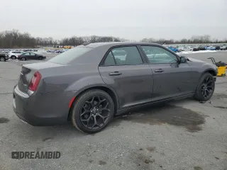 2020 Chrysler 300 S z VIN 2C3CCABG7LH128468, wystawiony jako Copart lot #44922825 z przebiegiem 33 604 mil mil oraz Szkoda całkowita • Salvage title. Historia ofert i sprzedaży dostępna na DreamBid. Obrazek 3.