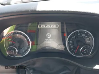 2022 Ram 1500 Big Horn z VIN 1C6RREBT9NN464360, wystawiony jako IAAI lot #42172422 z przebiegiem 29 450 mil mil oraz . Historia ofert i sprzedaży dostępna na DreamBid. Obrazek 7.